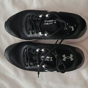 Under Armour Sneakers,size 45Y